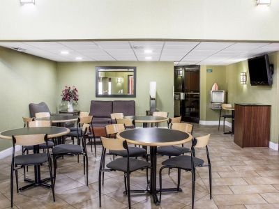 Quality - Smithfield Inn